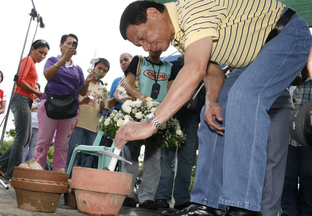 Rodrigo Duterte at the 6th annual commemoration of the 2003 Davao airport bombing. (Source: Wikimedia Commons)