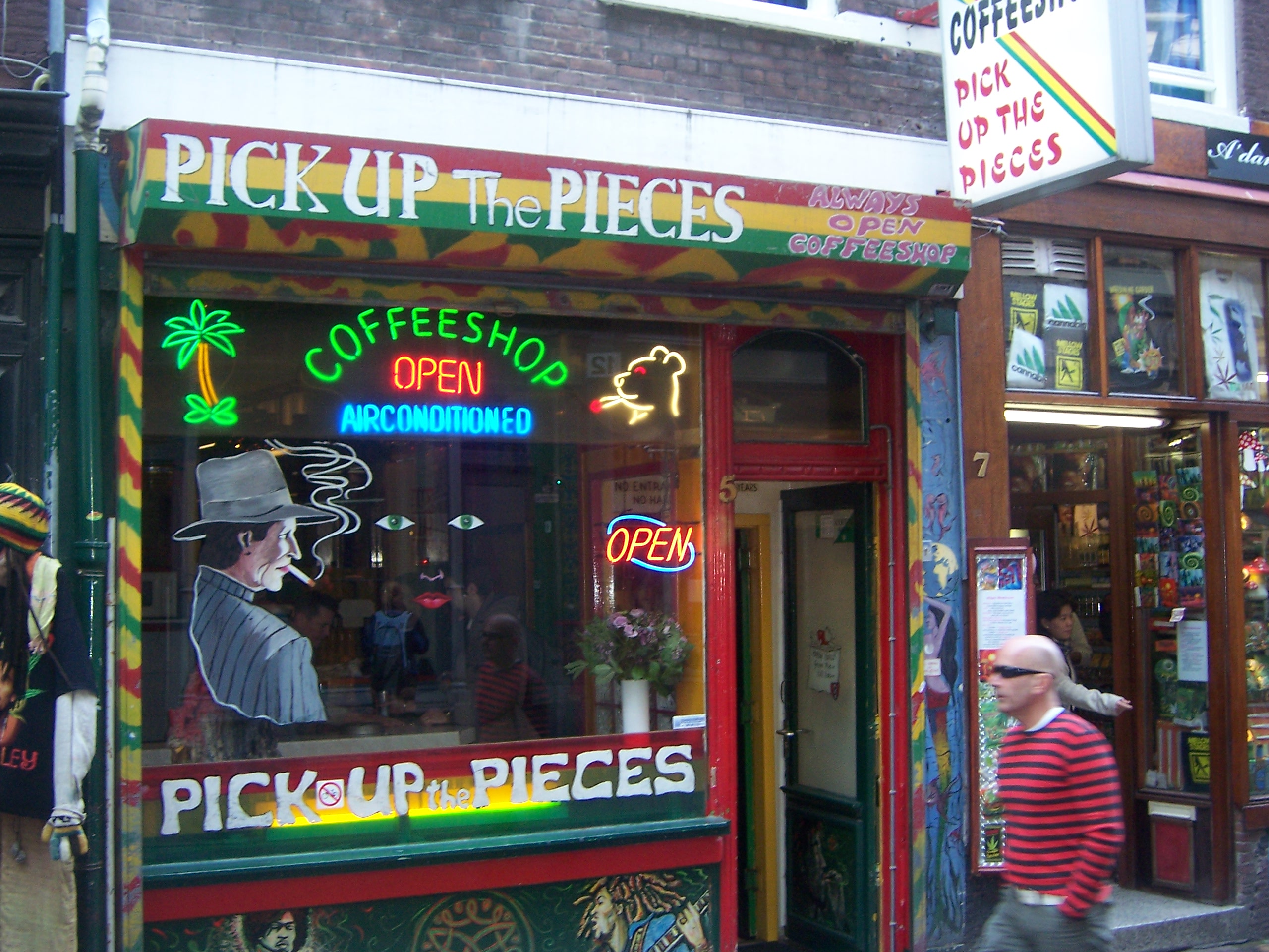 Coffee shop in Amsterdam (Source: Wikimedia Commons)