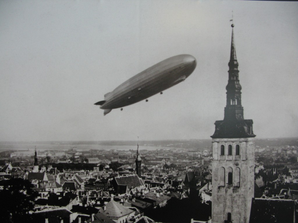 Zeppelin flying over Tallinn, Estonia. (Source: Flickr - Steve Jurvetson)