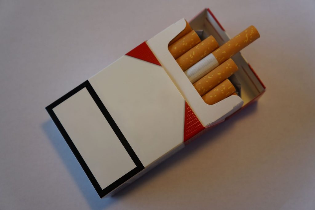 Plain Cigarette Packet. (Wikimedia Commons)